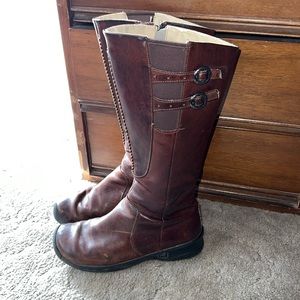 Women’s size 7.5 keen boots